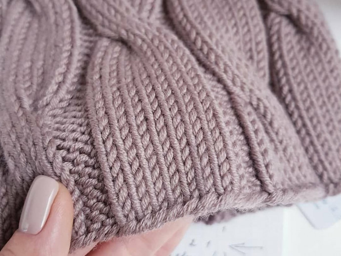 Шапка с косами, вяжем из мериноса