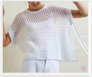 Симпатичная блуза, связанная спицами