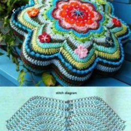 Вяжем очаровательную подушку