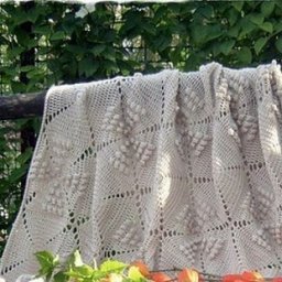 Нежный плед из мотивов