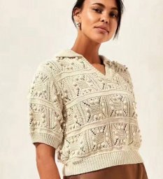 Джемпер с воротником «поло» спицами затейливым узором, похожим на квадратные мотивы