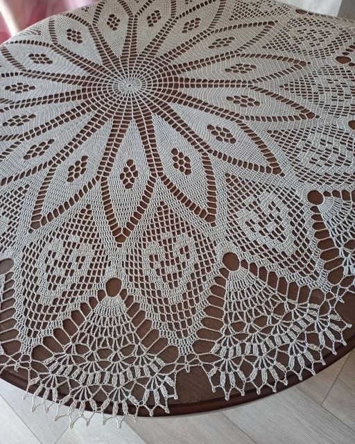 Красивая круглая скатерть, вяжем крючком Красивая круглая скатерть, вяжем крючком
