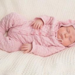 Вязаный комплект для малыша