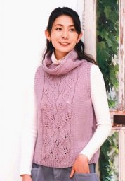 Безрукавка с высоким воротом