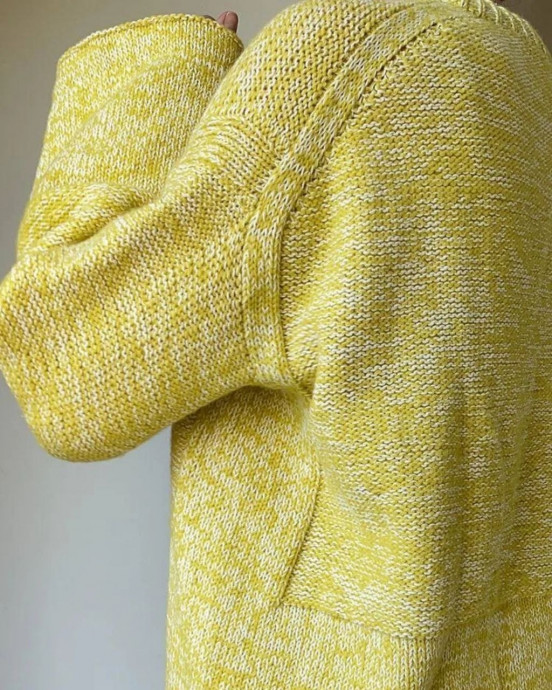 Женский джемпер оверсайз Reverse Loop легкого А-силуэта с комбинацией лицевой и изнаночной глади.