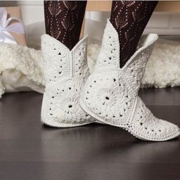 Вяжем домашние тапочки из мотивов крючком