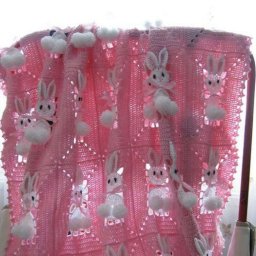 Нежный плед с зайчиком, вяжем крючком