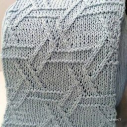 Структурный узор спицами