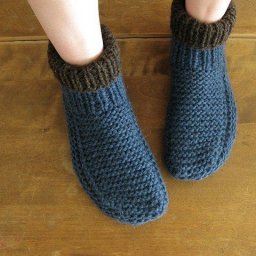 Вяжем тапочки-носки на двух спицах