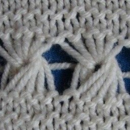 Шарфы узором Crown