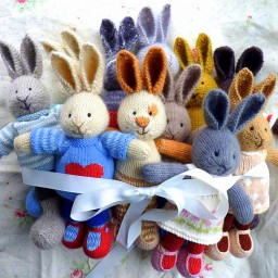 Милый зайчики спицами