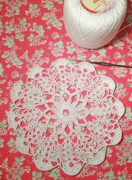 Нежная ажурная салфеточка крючком Нежная ажурная салфеточка крючком