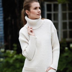 Уютный свитер с карманами, вяжем спицами