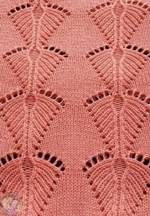 Коралловый джемпер спицами