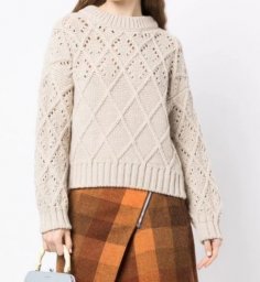 Джемпер спицами с узором из ромбов