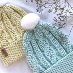 Узор для шапочки спицами