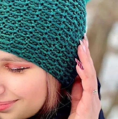 Шапочка из бобинного мериноса