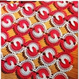 Яркий узор из круглых мотивов