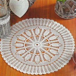 Милая круглая салфеточка крючком