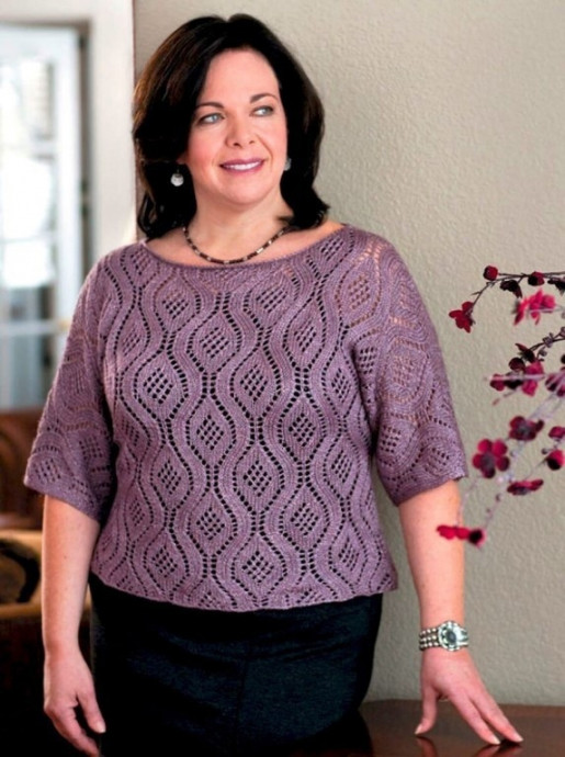 Короткий пуловер с вертикальным ажурным узором (большие размеры)