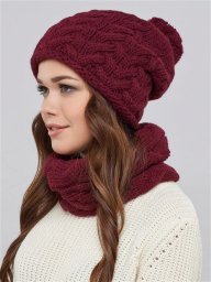 Шапка с узором “королевские косы” на двух спицах