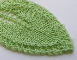 Листики-подставки спицами