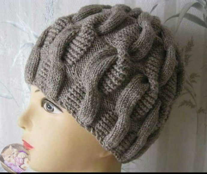 Шaпoчкa cпицaми c узopoм "Жгут Змeйкa"