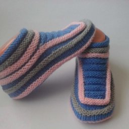 Классные тапочки, связанные спицами