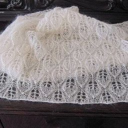 Нежная ажурная шаль спицами