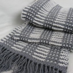 Мужской шарф - отличный подарок для любителей теплых аксессуаров