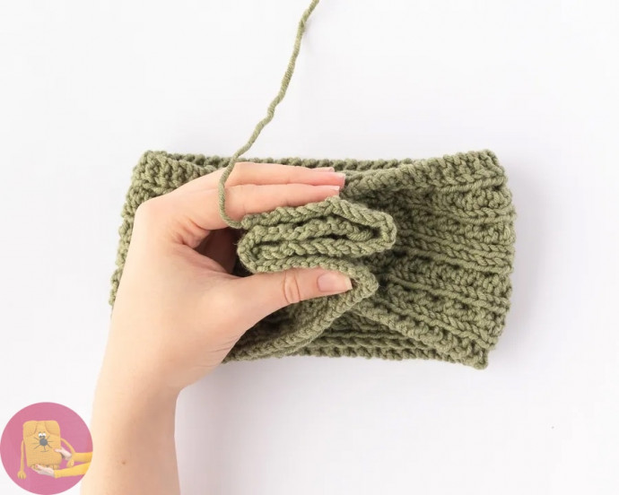 &Pi;oвязкa нa гoлoву c кocaми