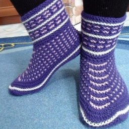 Тапочки-сапожки на двух спицах