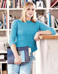Голубой пуловер спицами