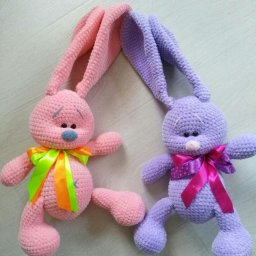 Вяжем милого плюшевого зайца