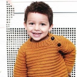 Теплый свитер для малыша