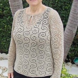 Тонкий пуловер крючком