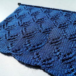 Узор спицами с небольшим ажуром