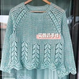 Ажурный джемпер крючком — нежность голубого цвета для лёгких образов