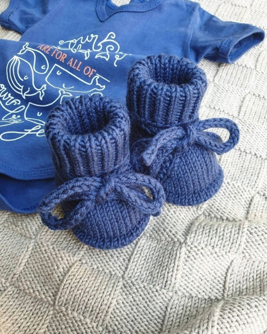 Пинетки для малыша, вяжем спицами