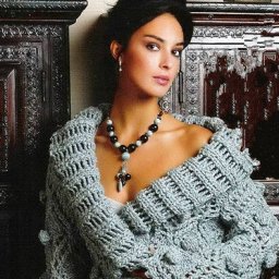 Эффектный кардиган для любителей объемных узоров