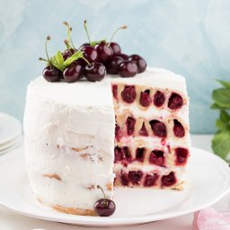 У нас сегодня сразу 7 именинниц!