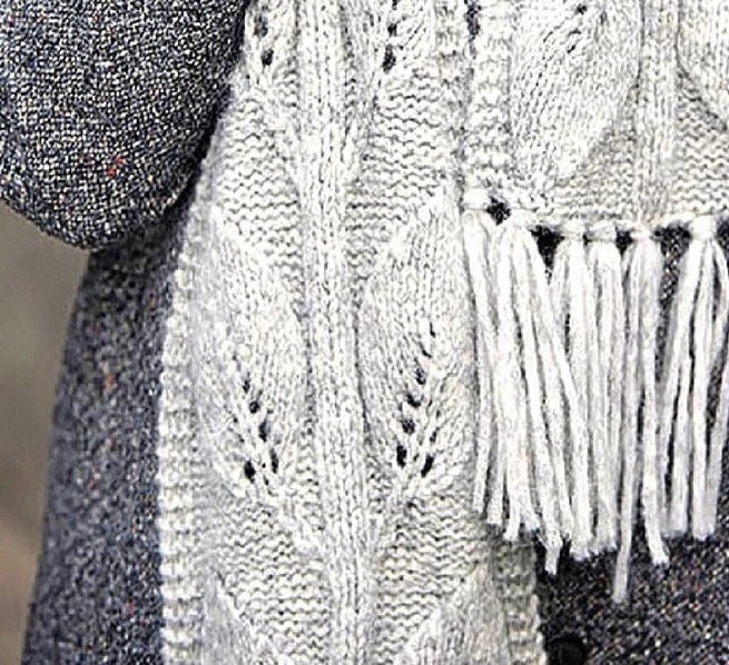 Теплый шарф с узором "Листья"