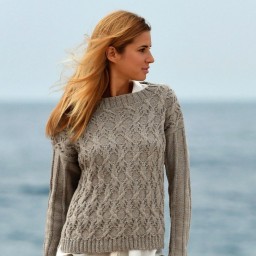 Пуловер с аранами и резинкой на рукавах