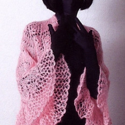 Тонкая ажурная шаль спицами