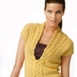 Топ спицами с косами и V-образным вырезом