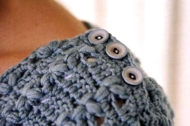 Женский свитер, выполненный крючком