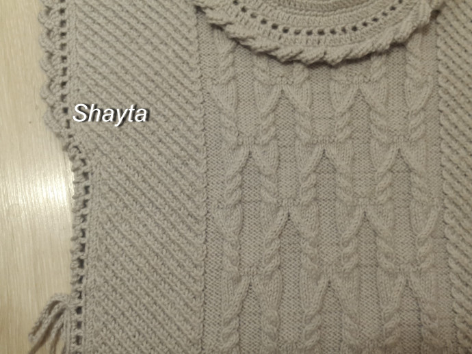 Пончо-пуловер для  девочки от Shayta со шнуровкой. 4