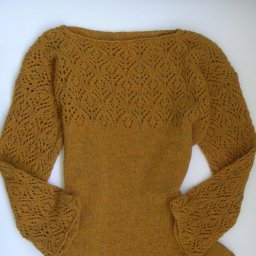 Джемпер с ажурными кокеткой и рукавами