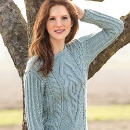 ДЖЕМПЕР С КРУПНЫМ ЦЕНТРАЛЬНЫМ МОТИВОМ СПИЦАМИ