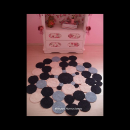 Коврики из мотивов.